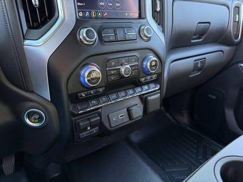 Used 2019 GMC Sierra 1500 SLT w/ SLT Premium Package AWD/4WD image 13