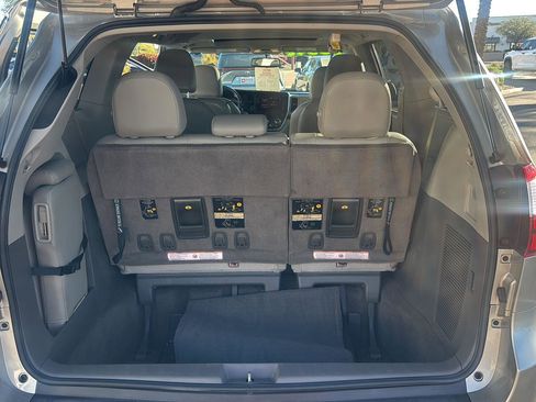 Used 2016 Toyota Sienna XLE w/ XLE Navigation Package image 23