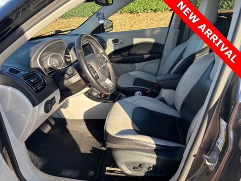 Used 2018 Jeep Compass Limited image 11