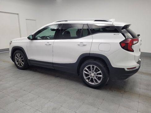 Used 2022 GMC Terrain SLT image 3