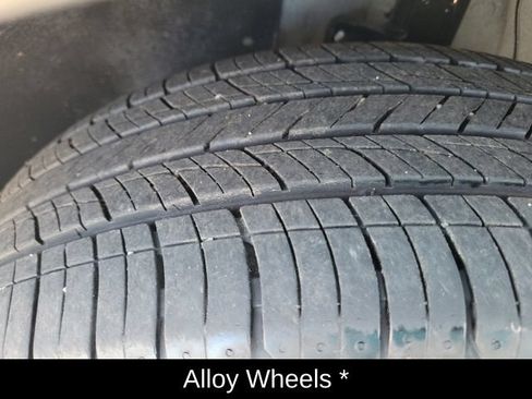 Used 2025 Hyundai Santa Cruz SEL AWD/4WD image 15