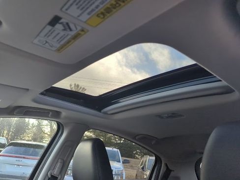 Used 2018 Honda HR-V EX-L image 11