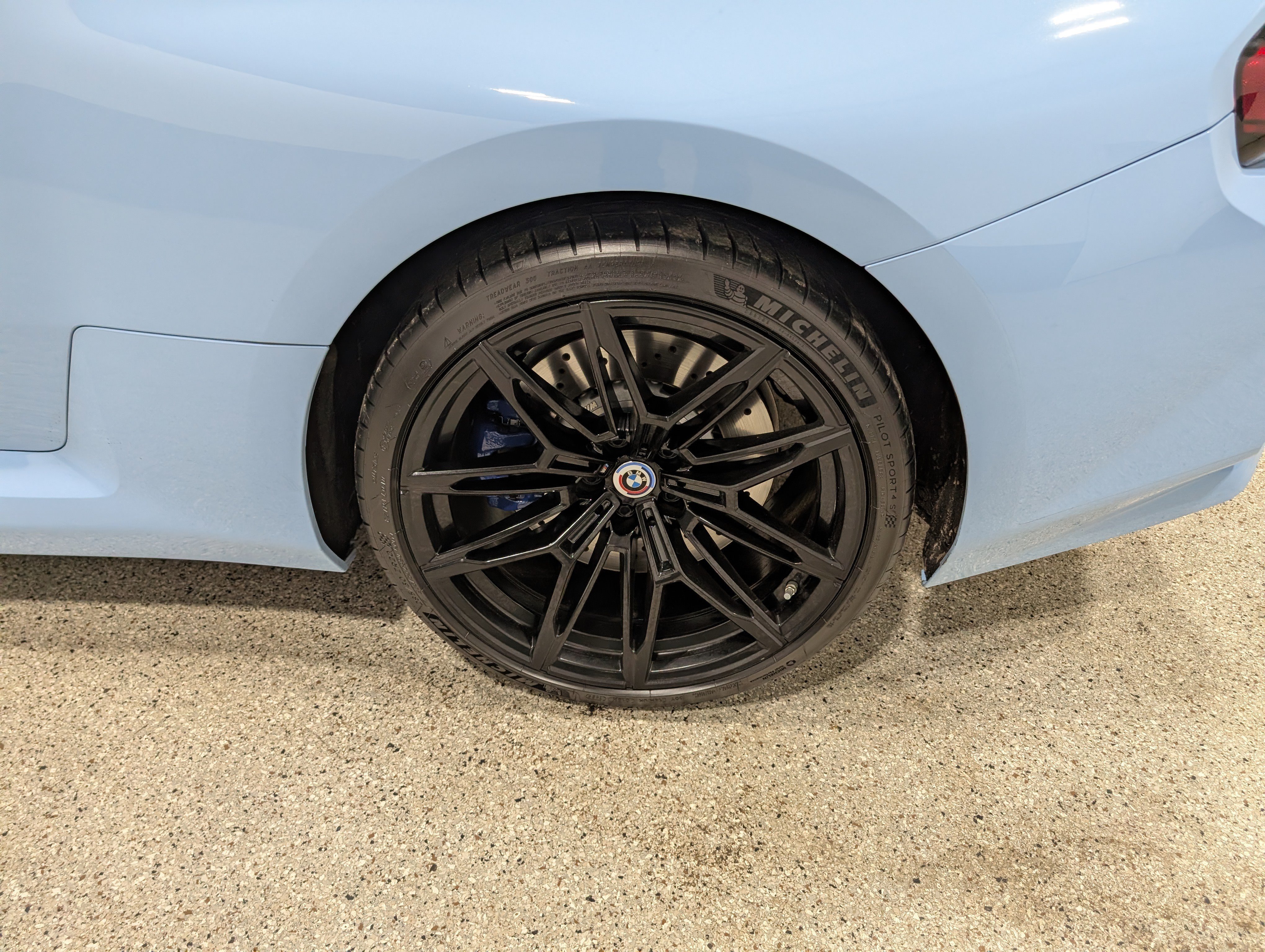 Used 2023 BMW M2 w/ Lighting Package RWD image 10
