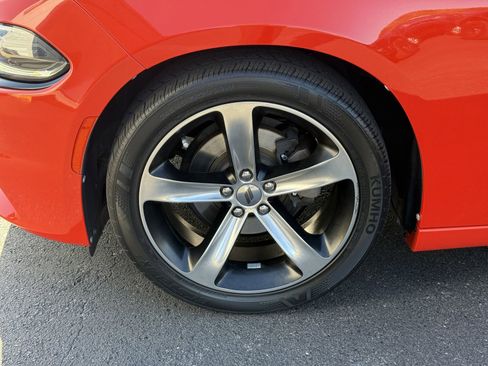 Used 2017 Dodge Charger SXT image 28