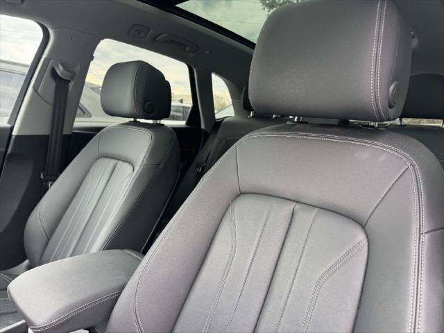 Used 2023 Audi Q5 2.0T Premium w/ Convenience Package AWD/4WD image 17
