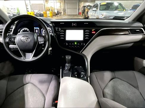 Certified 2018 Toyota Camry LE image 15