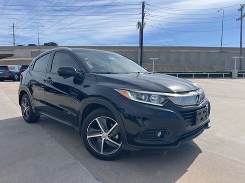 Used 2021 Honda HR-V EX-L image 2
