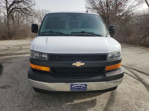 Used 2019 Chevrolet Express 3500 w/ Driver Convenience Package RWD image 8
