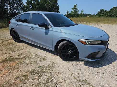 Used 2022 Honda Civic Sport image 2