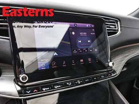 Used 2024 Jeep Wagoneer Series III w/ Premium Group I AWD/4WD image 19