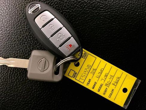 Used 2018 Nissan Titan PRO-4X w/ Pro-4x Convenience Package image 11