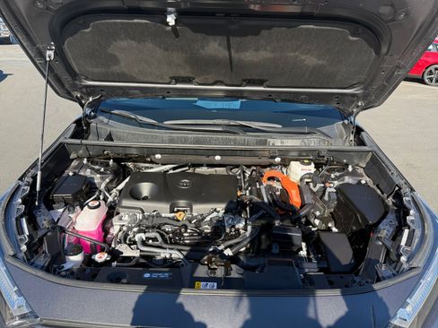 Used 2024 Toyota RAV4 LE image 20