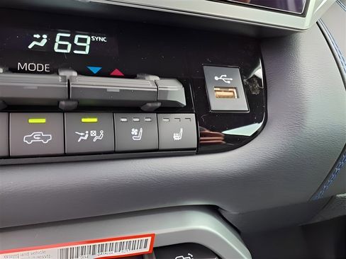 New 2025 Toyota Tundra Platinum AWD/4WD image 15