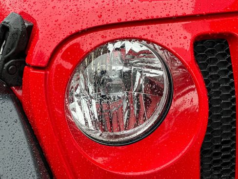 Used 2019 Jeep Wrangler Unlimited Sport image 10