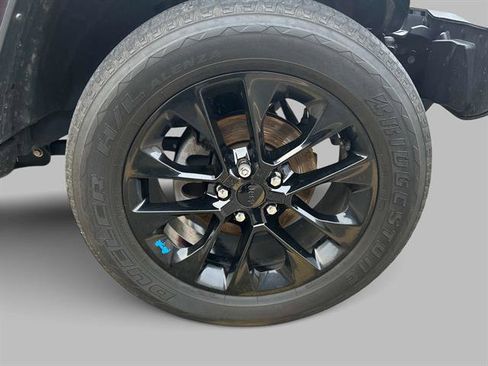 Used 2022 Jeep Wrangler Unlimited Sahara w/ Cold Weather Group image 16