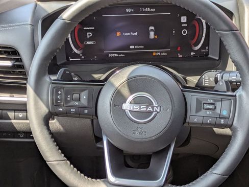 Used 2023 Nissan Rogue Platinum w/ Platinum Premium Package image 12