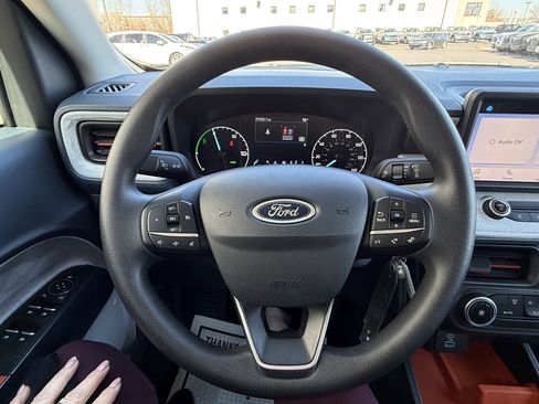 Used 2024 Ford Maverick XLT image 9