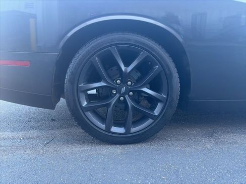 Used 2020 Dodge Challenger R/T w/ Blacktop Package image 9