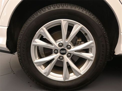 Used 2021 Audi Q3 2.0T Premium w/ Convenience Package image 9