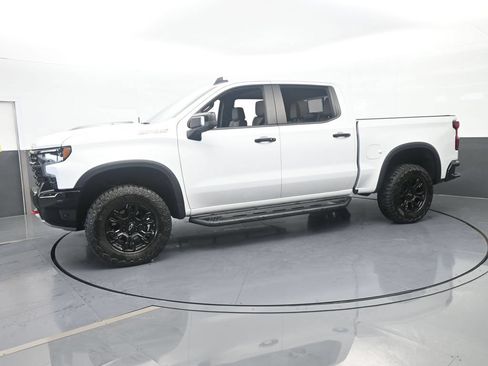 Used 2024 Chevrolet Silverado 1500 ZR2 w/ Technology Package AWD/4WD image 2