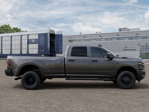 New 2026 RAM 3500 Tradesman AWD/4WD image 29