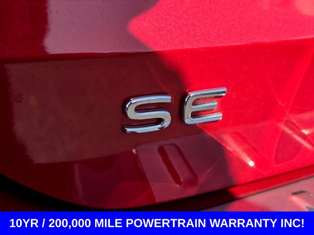Used 2023 Volkswagen Taos SE w/ Panoramic Sunroof Package FWD image 16