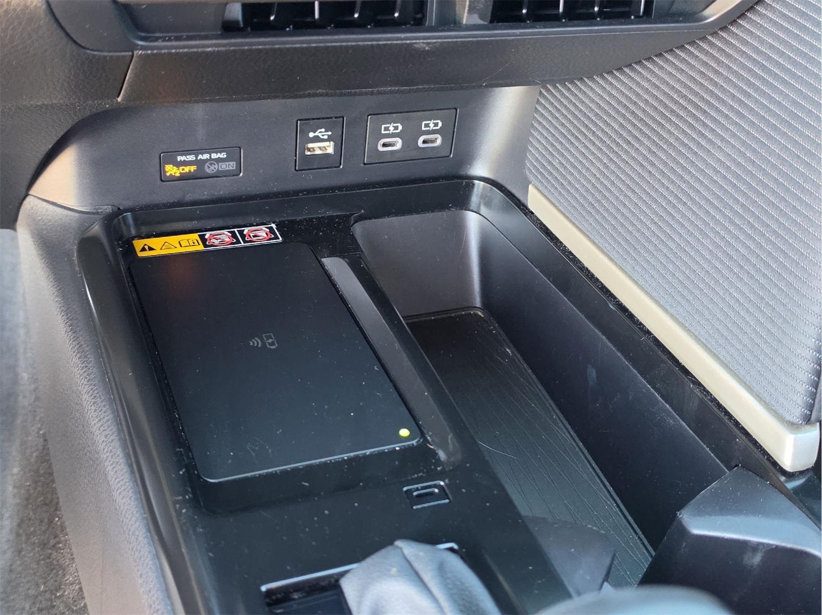 Used 2025 Toyota Camry SE FWD image 21