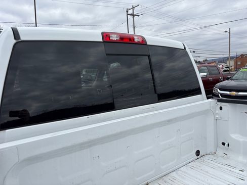 Used 2018 RAM 2500 SLT image 13