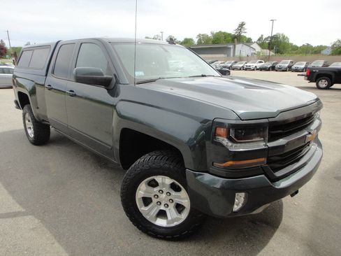 Used 2018 Chevrolet Silverado 1500 LT w/ All Star Edition AWD/4WD image 3