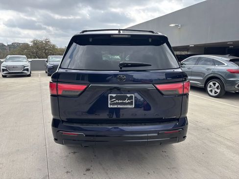 Used 2025 Toyota Sequoia Platinum image 7