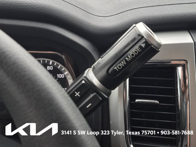 Used 2017 Nissan Titan SV RWD image 29