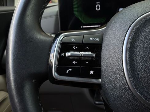Used 2026 Kia Carnival FWD image 38