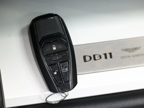 Used 2018 Aston Martin DB11 Coupe image 5