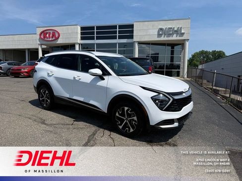 Certified 2025 Kia Sportage EX AWD/4WD image 1