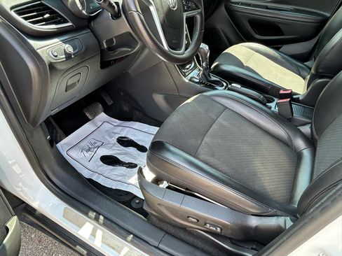 Used 2021 Buick Encore Preferred AWD/4WD image 10
