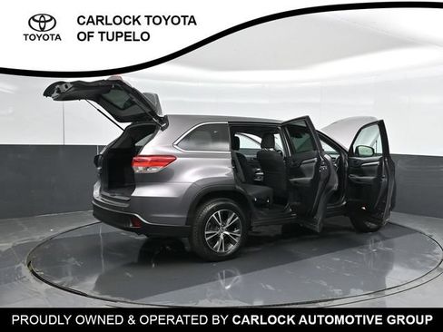 Used 2019 Toyota Highlander LE FWD image 45