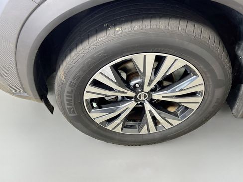 Used 2021 Nissan Rogue SV FWD image 14