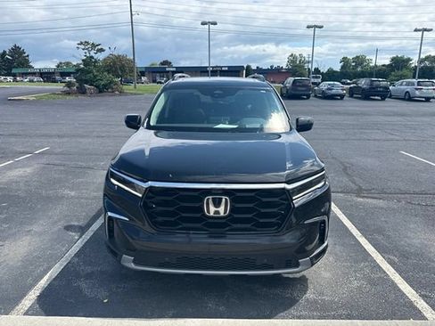 Used 2025 Honda Pilot Elite image 2