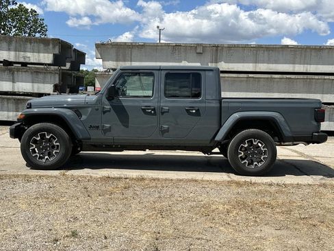 New 2026 Jeep Gladiator Sport AWD/4WD image 5