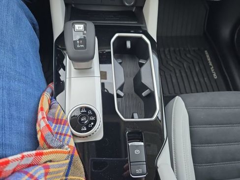 New 2026 Mitsubishi Outlander SE image 20