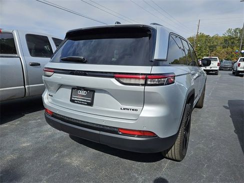 Used 2025 Jeep Grand Cherokee Limited w/ Black Appearance Package image 7