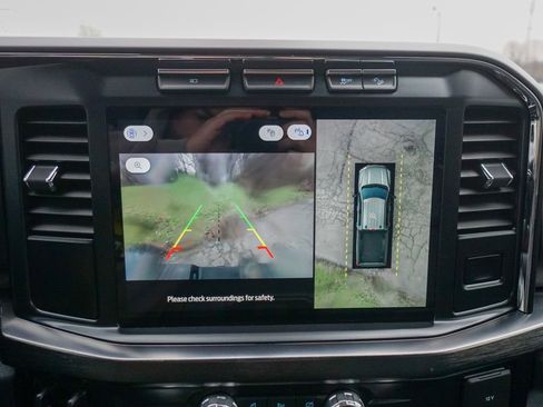 Used 2023 Ford F250 Lariat w/ Black Appearance Package image 31