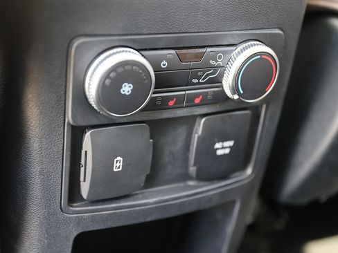 Used 2021 Ford Explorer Limited w/ Equipment Group 301A AWD/4WD image 26