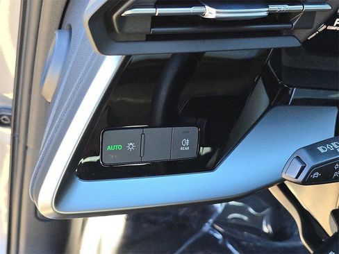 Used 2022 Audi A3 2.0T Premium image 32