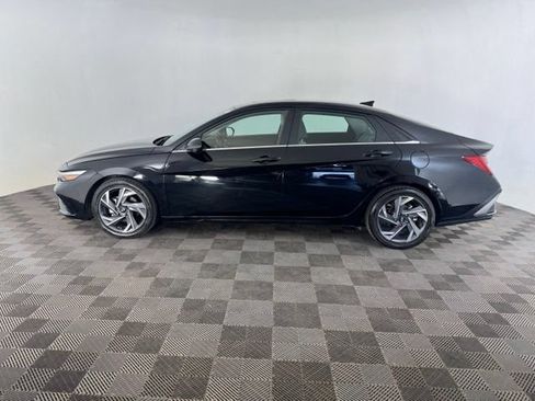 Used 2024 Hyundai Elantra Limited FWD image 8