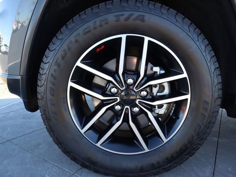 Used 2019 Jeep Grand Cherokee Trailhawk image 32