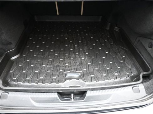 Used 2020 Jaguar XE S image 16