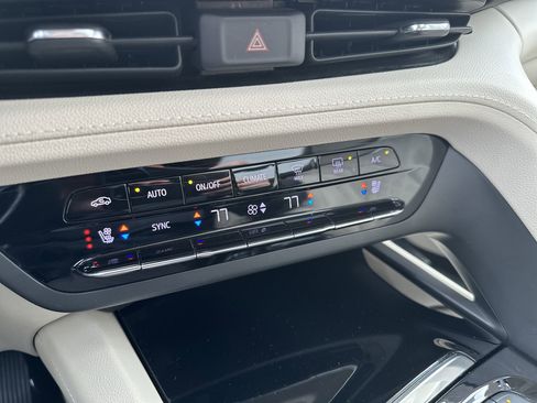 Certified 2023 Buick Envision Avenir image 18