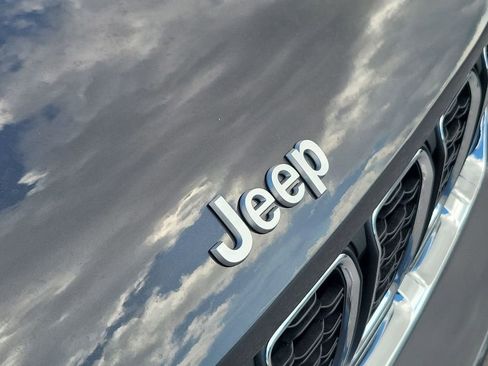 New 2025 Jeep Grand Cherokee Laredo image 40