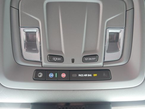 Used 2025 GMC Sierra 2500 Pro w/ Convenience Package image 33